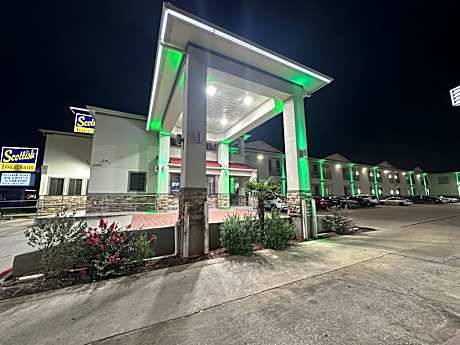 Scottish Inn and Suites