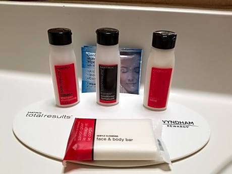 Deluxe King Room - Non-Smoking