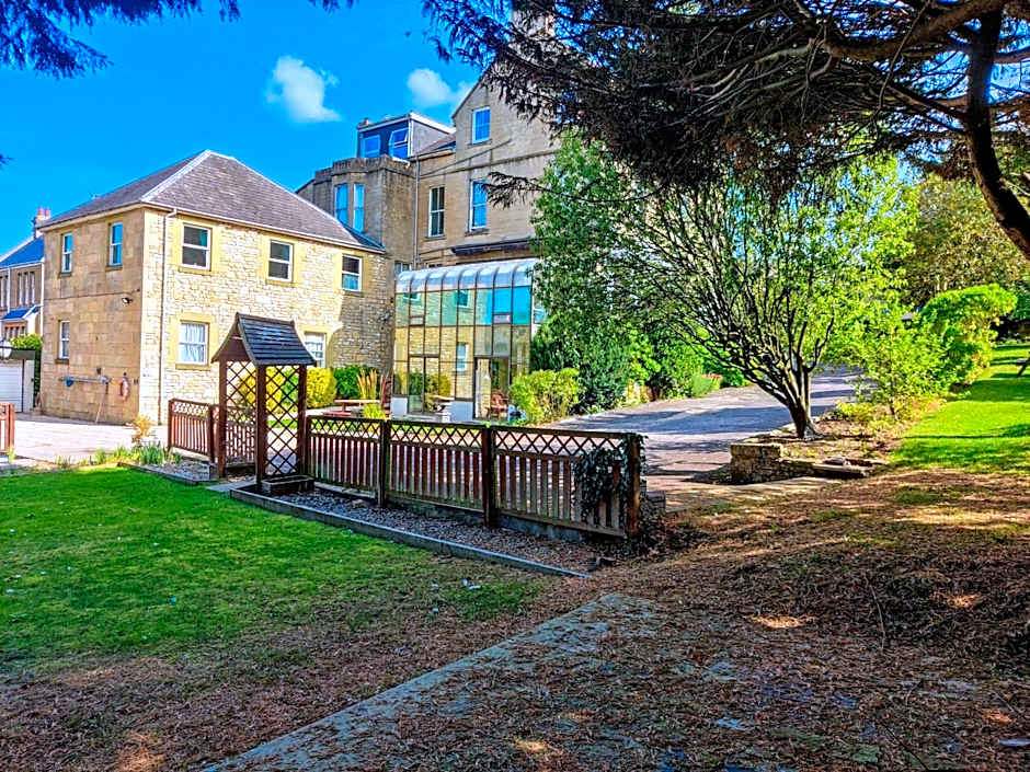 Wentworth House - Free Parking