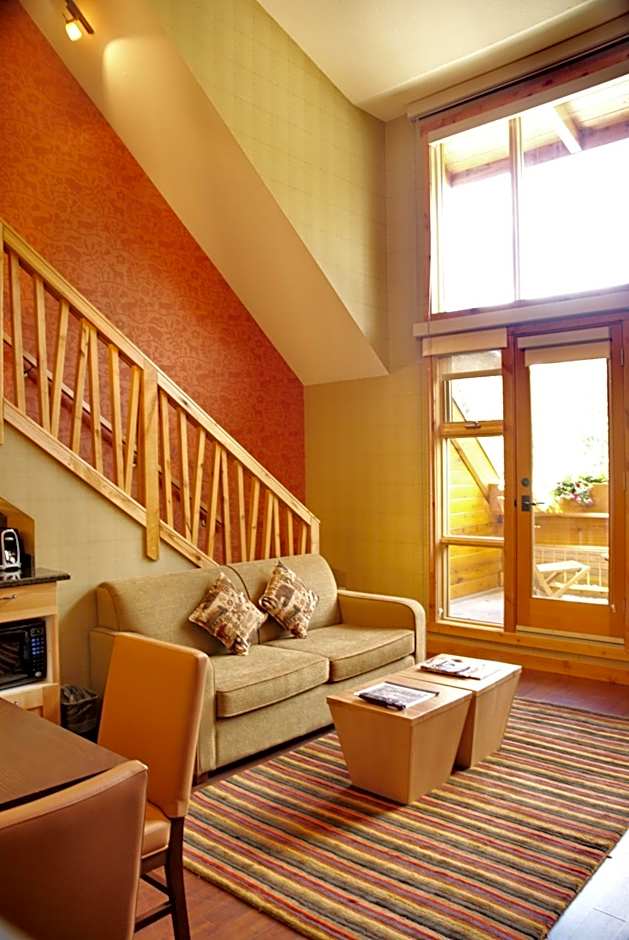 Fox Hotel And Suites