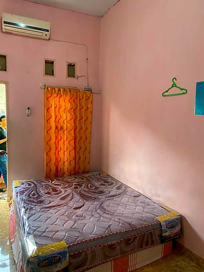 Homestay Lestari Makassar by ZUZU