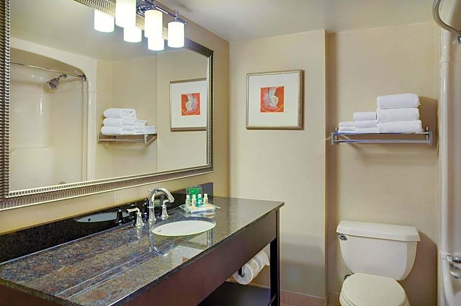 Allure Hotel & Conference Center