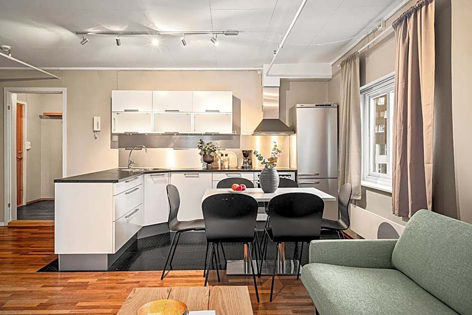 Enter Amalie Apartment Hotel