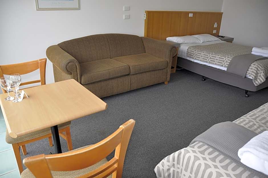 A Great Ocean View Motel