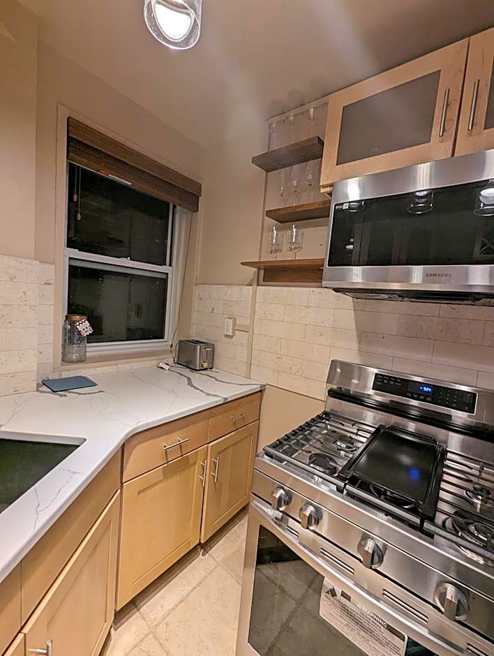 Fully renovated Manhattan gem