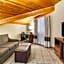 Comfort Inn & Suites Near University of Wyoming