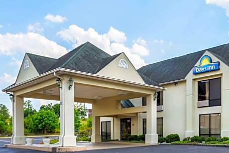 Days Inn by Wyndham Sanford