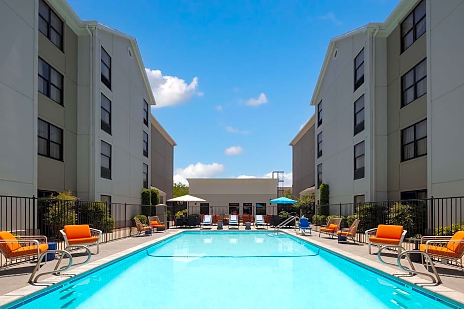 Hampton Inn By Hilton And Suites El Paso-Airport