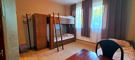 Quintuple Room with Shared Bathroom
