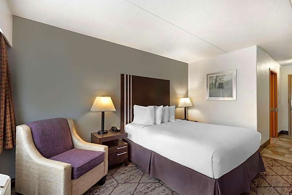 Best Western Plus Longbranch Hotel & Convention Center