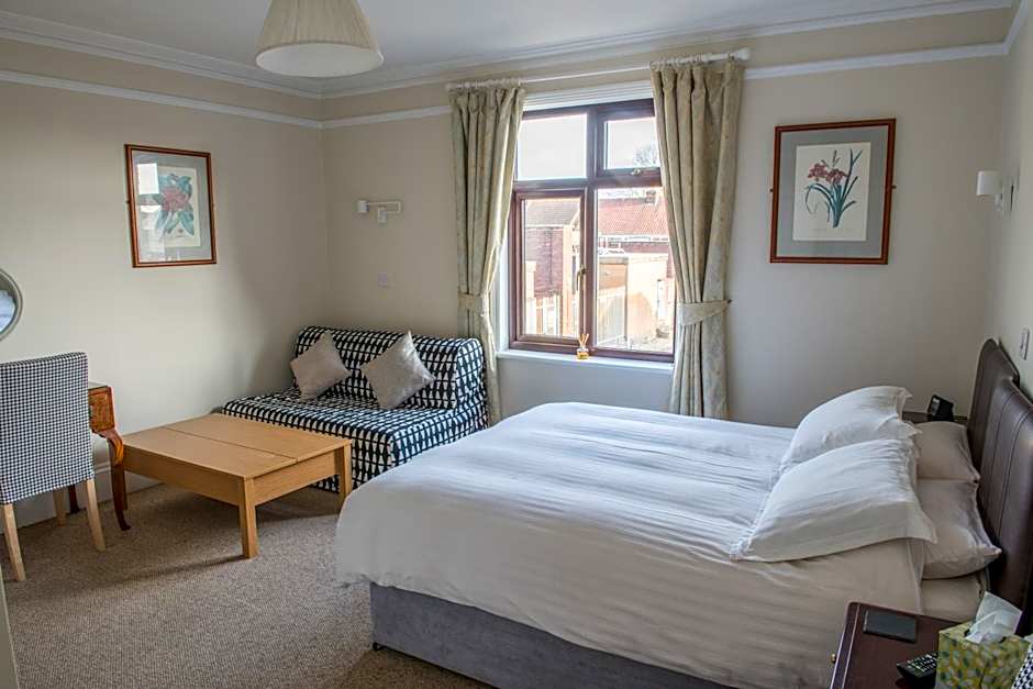 Toothbrush Rooms at Lattice Lodge - Guest Kitchen & EV Recharging