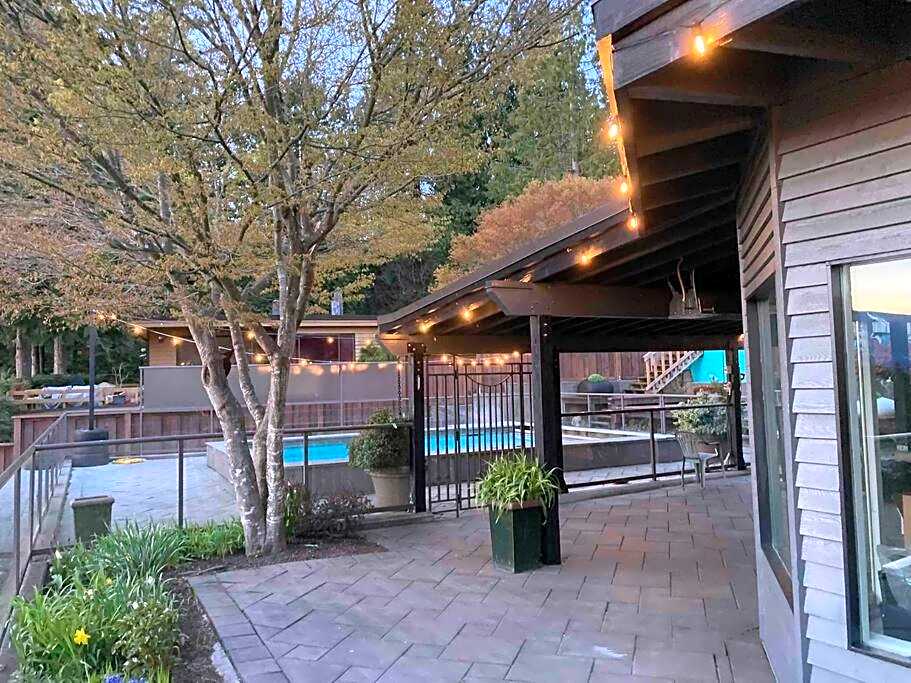 The Lions Self Contained Suite, Shared Pool, Hot Tub, Views