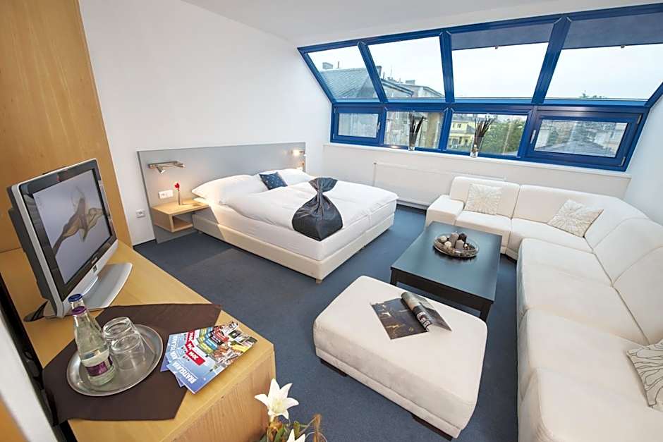 Felicity Garni Hotel