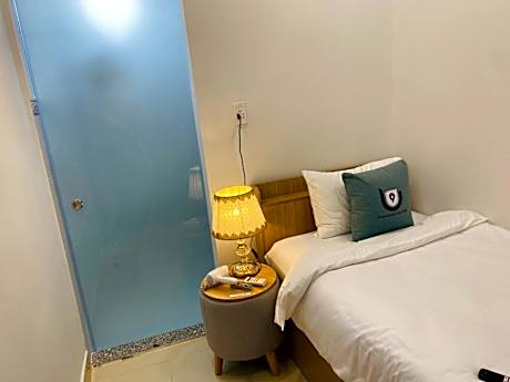Single Room with Private Bathroom
