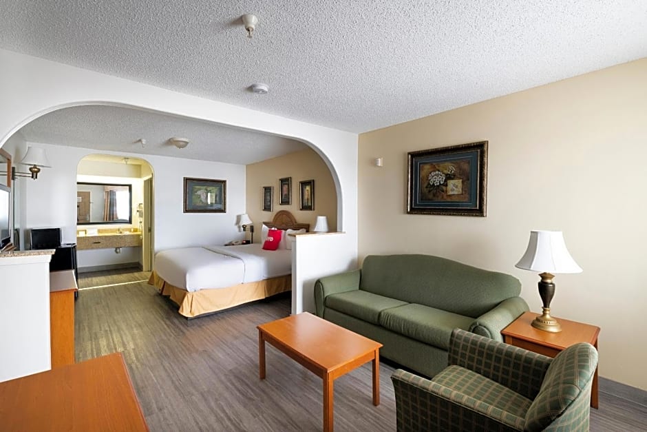 OYO Hotel Stafford TX I-69 North - 5 mi from Atrium Medical Center