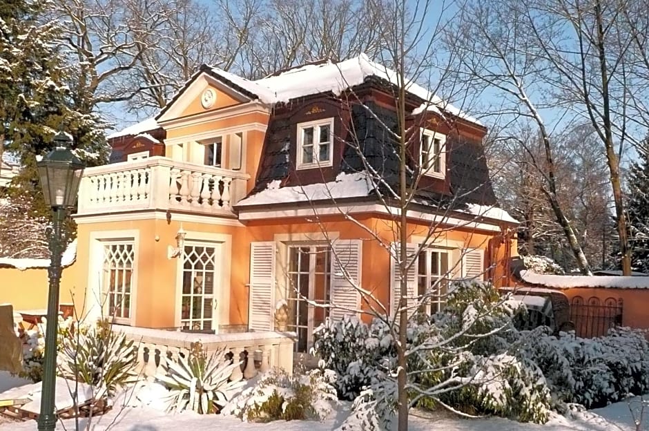 Yacht- , und Reisemobilhafen "Historisches Fährhaus" Wendenschloss
