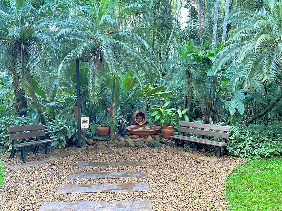 Flat Estudio 220 amarílis 3 Piscinas climatizadas, carregar veiculo eletrico, Bertioga, Riviera de São Lourenço Apartamento estúdio, cozinha equipada completa, serviço de hotelaria, limpeza e trocas diária de toalhas, WI-FI 500 MB