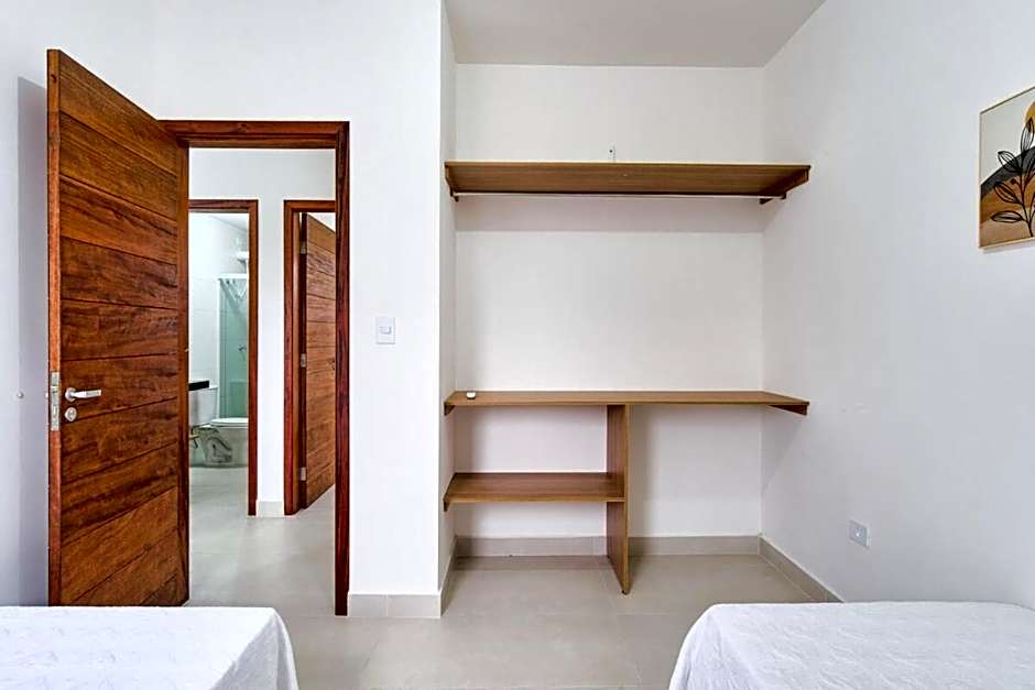 SOL 2: Charmoso com Piscina e Churrasqueira e AR