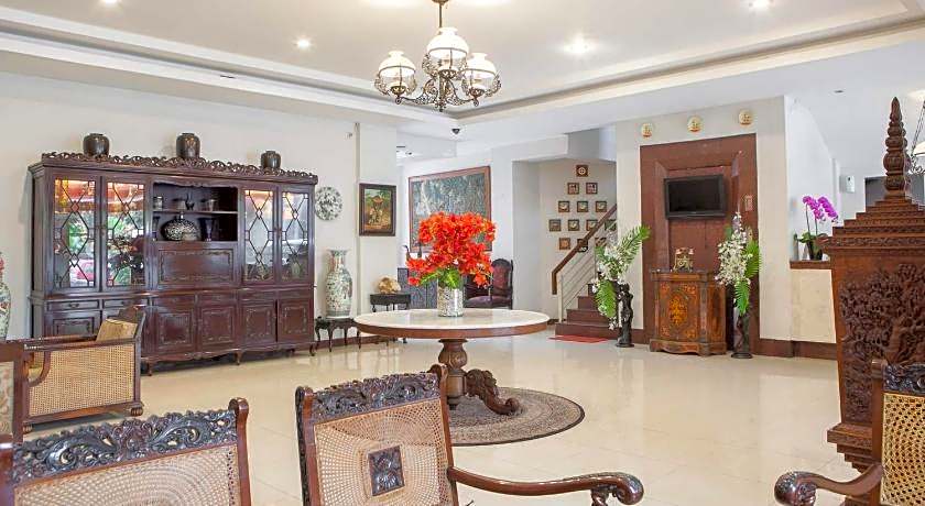 RedDoorz Near Trans Studio Mall 3