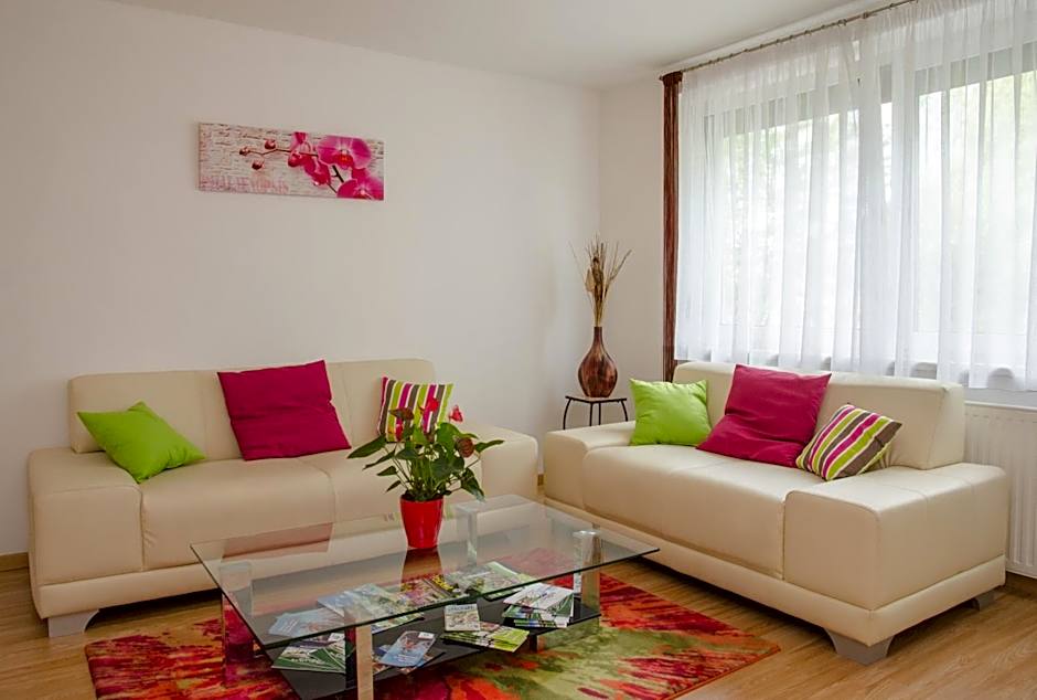 Ferienwohnungen und Zimmer Yassi