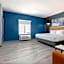 La Quinta Inn & Suites by Wyndham Burleson