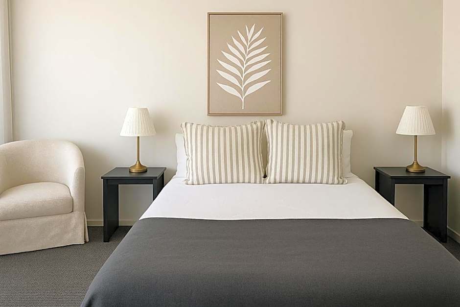 Cooks Endeavour Motor Inn