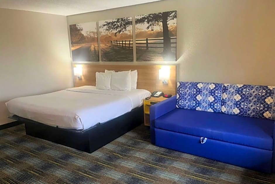 Days Inn & Suites by Wyndham Mobile