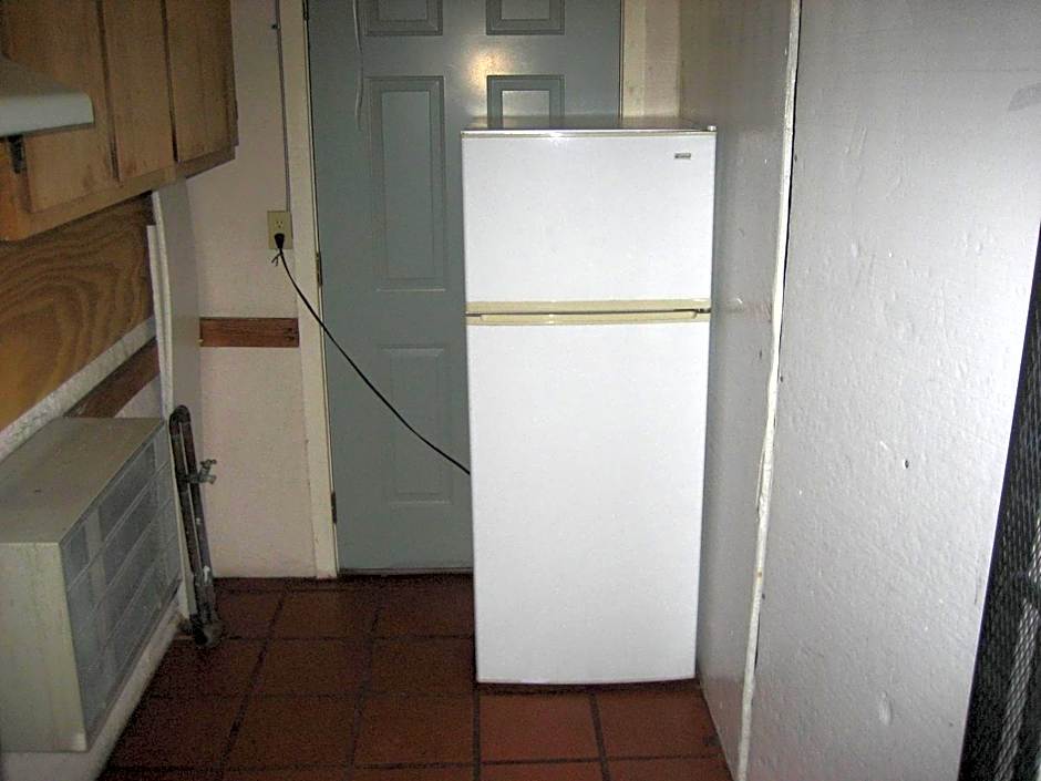 Walls Motel Long Beach