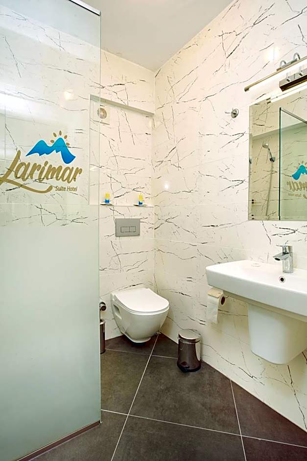 Larimar Suite Hotel
