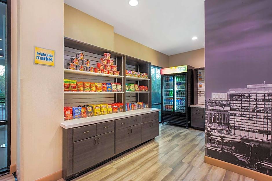 La Quinta Inn & Suites by Wyndham Pomona