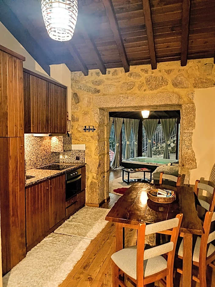 Casa Favo de Mel - Jacuzzi Privado & Lareira - Piscina