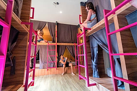 Slumber Surf Phuket Kata