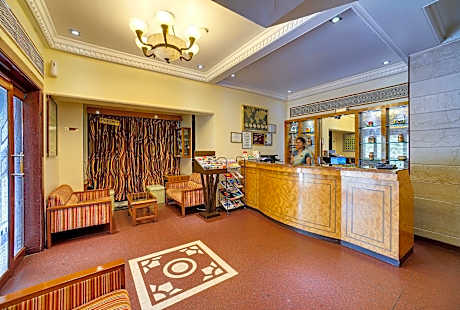 Ramee Guestline Khar Hotel