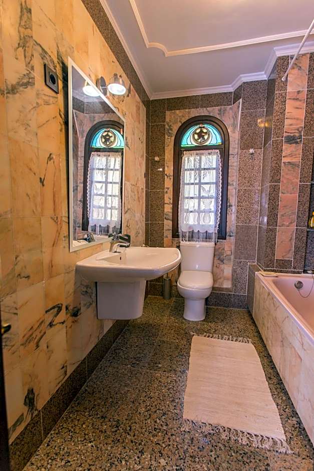 Apartamentos Gaudi Style