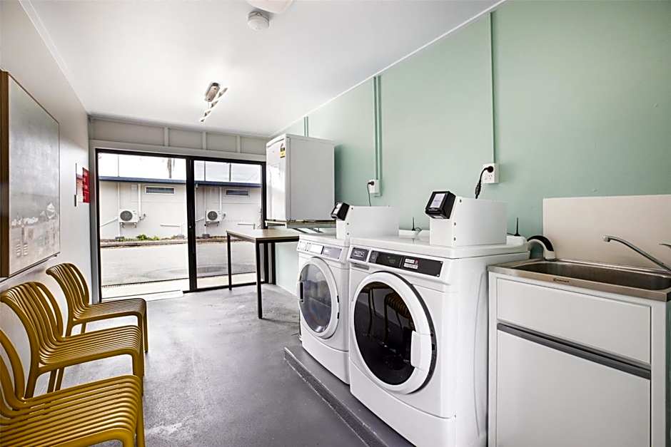 Nightcap at Queens Beach Hotel