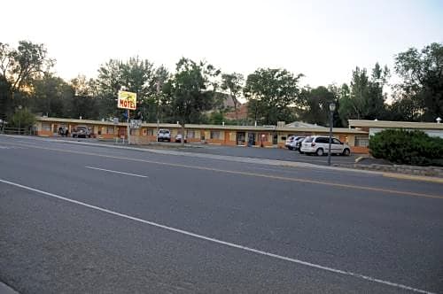 Rainbow Motel