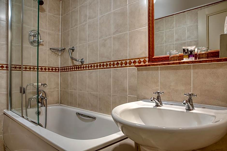 Winchester Wessex Hotel by Sunday