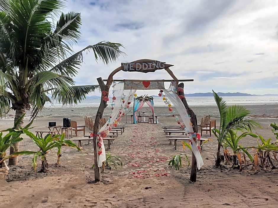 Eastwind Beach Club- El Nido