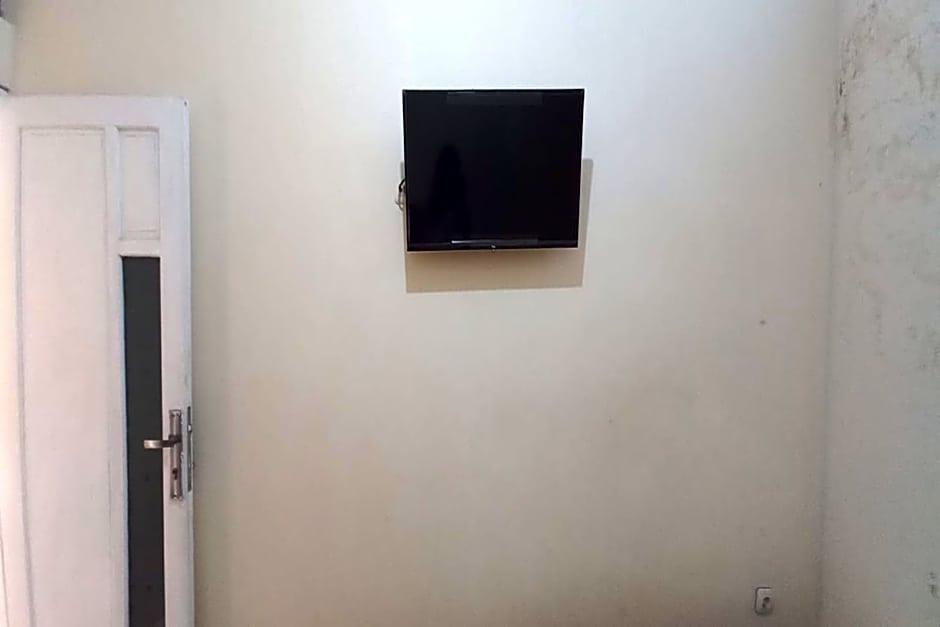 OYO 93768 Setia Budi Guest House 1