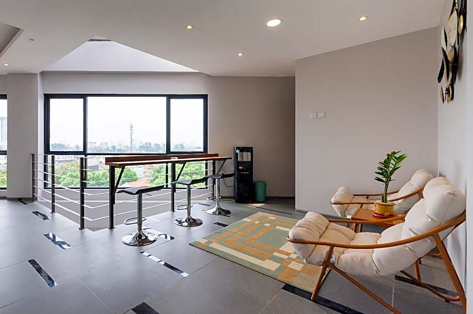 Urbanview Hotel Puri Indah