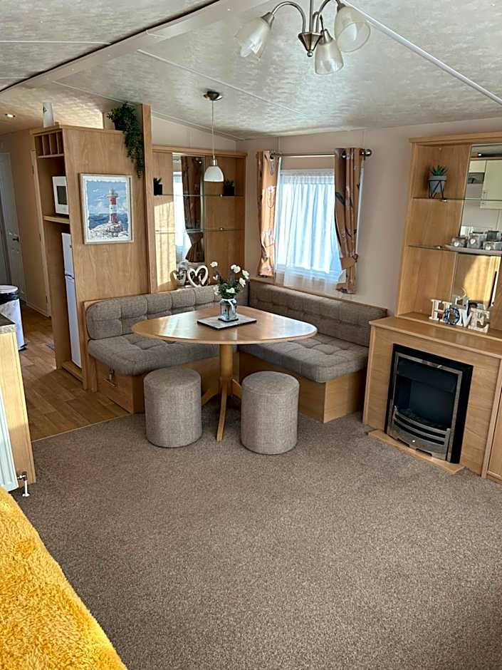 Phoenix caravan hire, Trecco bay