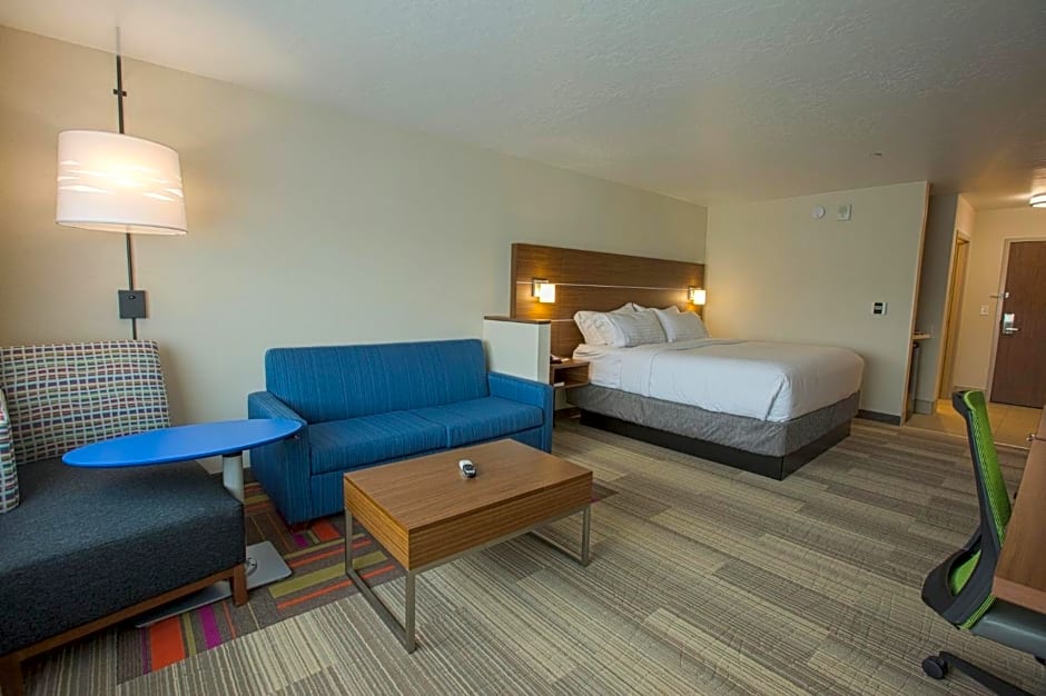 Holiday Inn Express & Suites Boise Airport By IHG