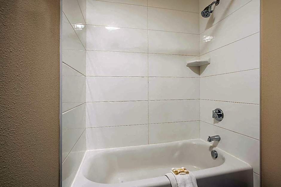 La Quinta Inn & Suites by Wyndham Eugene