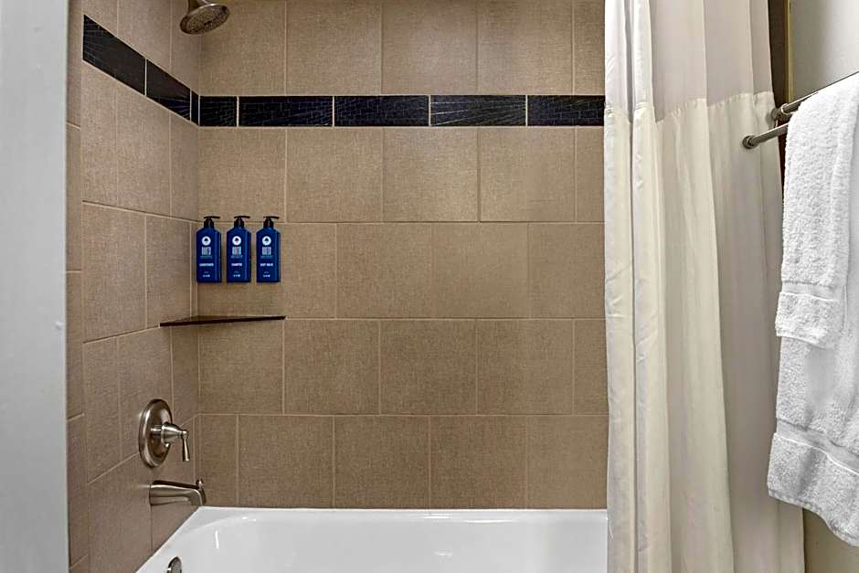 Peacock Suites