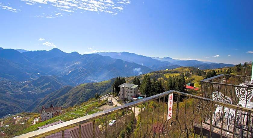 Maple Leaf Holiday Villa