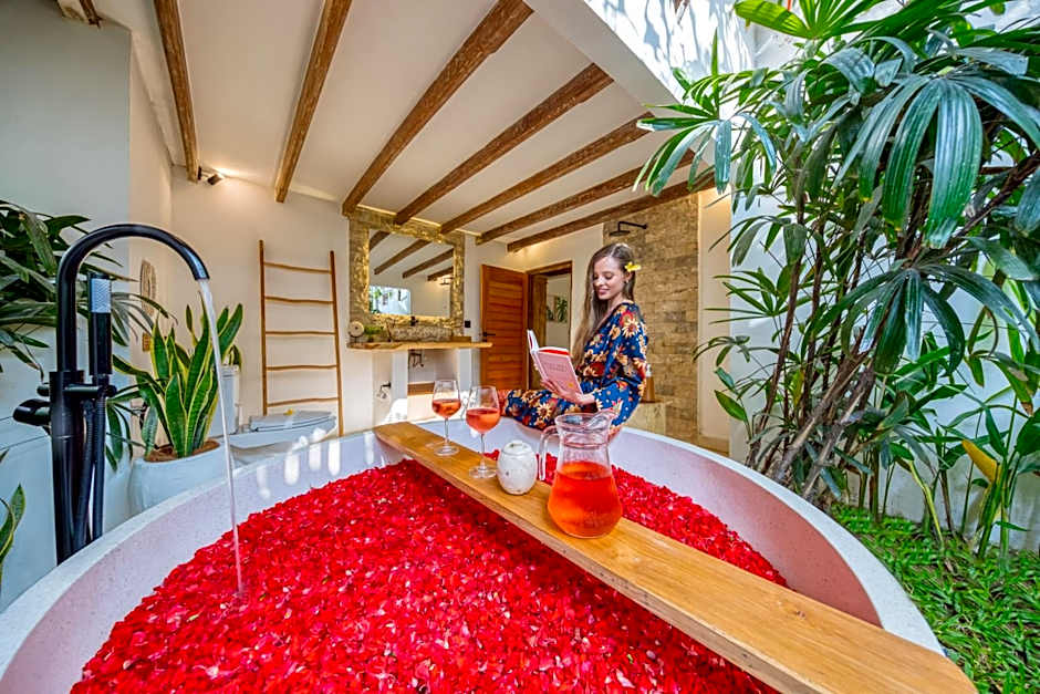 Villa Indigo - 5-BDR with huge pool and garden