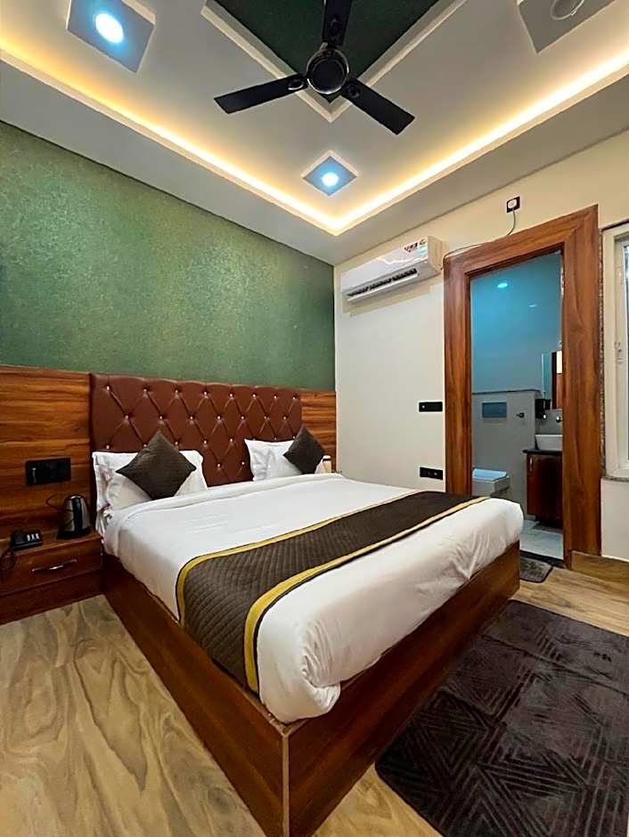 Photo 1 of 2 of Deluxe Suite