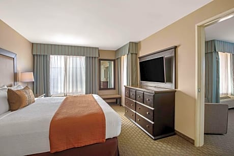 1 King Bed with Full Kitchen Non-Smoking