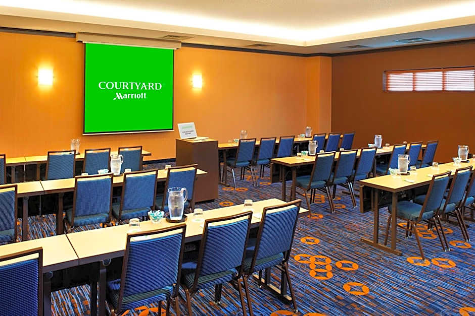 Courtyard by Marriott Cincinnati Covington