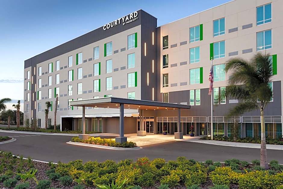 Photo 1 of 24 of Courtyard by Marriott Winter Haven
